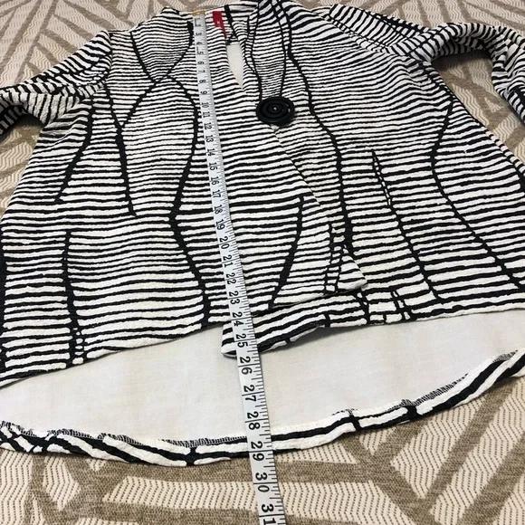IC by Connie K Black and White Stripped & Textured Blazer - Picture 13 of 16